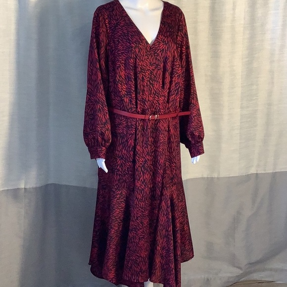 Vince Camuto Dresses & Skirts - Vince Camuto Plus Sz 2X Red Navy Long Sleeve Asymmetric Hem Belted Wrap Dress